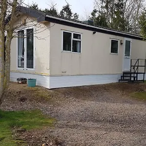  Holiday home Robin Hood Retreat 2 Bedroom Chalet Free Parking